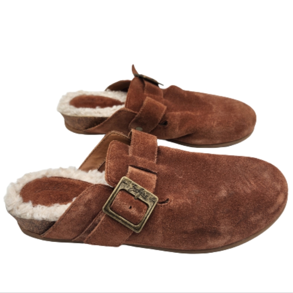Zodiac Maui suede clogs